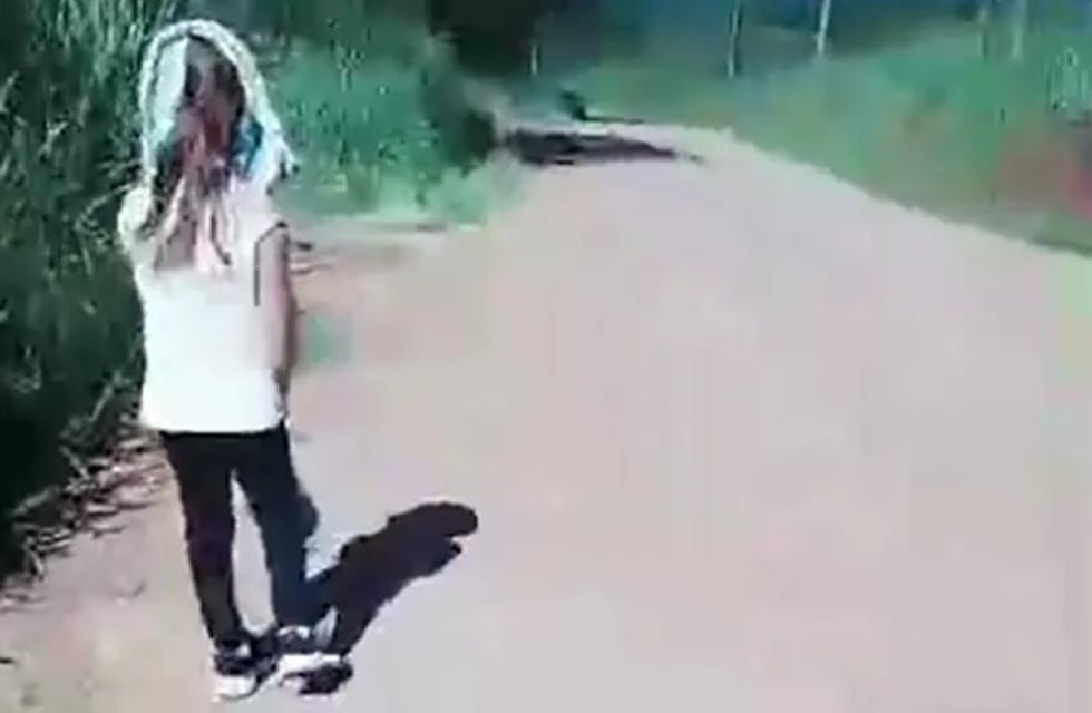 Difícil comienzo escolar en Eldorado por la falta de transporte: “le sangra la nariz por caminar bajo el sol”