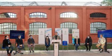 “Sabemos de las dificultades que existen para la inserción laboral de las y los jóvenes, por eso lanzamos esta iniciativa, para que puedan acceder a empleos de calidad”, dijo el gobernador.