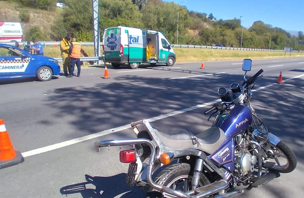 Grave accidente en la autopista Córdoba Carlos Paz: un motociclista perdió la vida