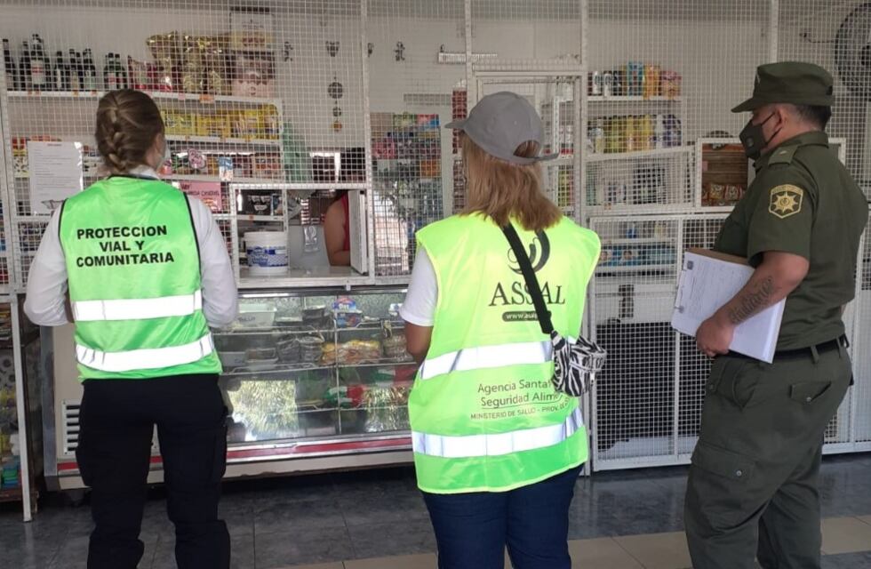 Dos comercios en infracción por no tener la habilitación para vender alimentos
