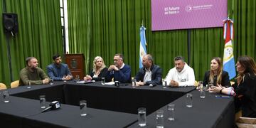Conferencia de prensa evaluando la carrera del TC en Rafaela