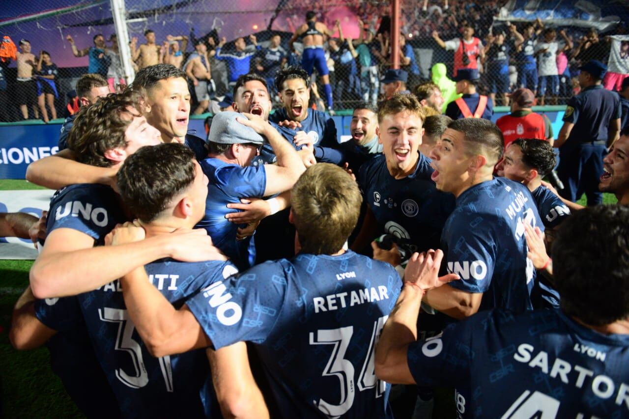 Independiente Rivadavia campeón de la Copa Argentina: venció por penales a Argentinos en un “finalón”. (Javier Ferreyra / La Voz)