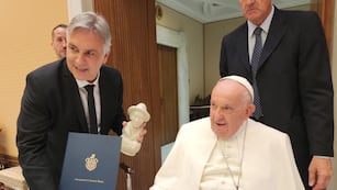 El encuentro del papa Francisco con Martín Llaryora.
