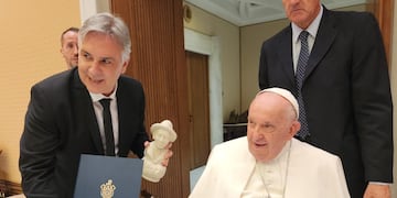 El encuentro del papa Francisco con Martín Llaryora.