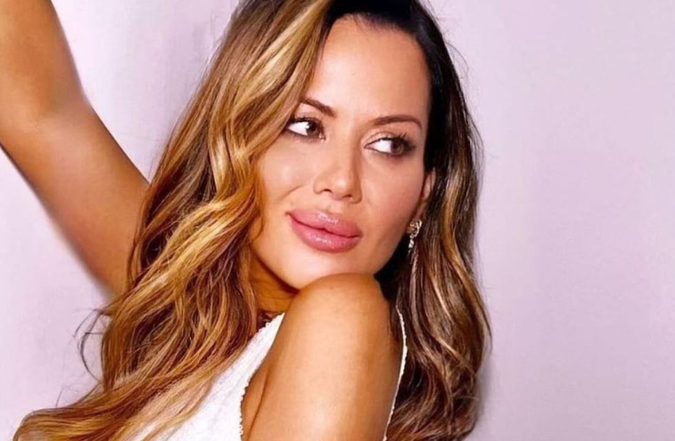 Karina Jelinek dio lecciones de cómo lucir sensual con un look de invierno