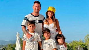 Messi, Antonella y sus tres hijos: Thiago, Mateo y Ciro. (Instagram Antonella Roccuzzo)