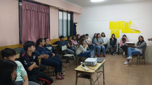 Alumnos de la Secundaria de Bellocq participaron en un taller sobre Bullying y Cyberbullying