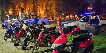 Secuestraron 10 motos en un operativo de tránsito.