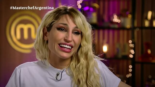 Vicky traia una sorpresa en su pecho.