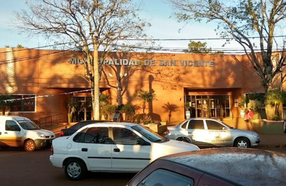 Incendio en un predio municipal calcinó varios vehículos