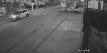 Le robaron el auto a una mujer en Luis Guillón y durante el asalto dispararon contra un niño de ocho años.