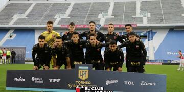 Colón enfrenta a Gimnasia y Esgrima en Santa Fe.