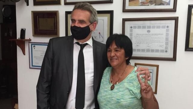 El ministro de Defensa Agustín Rossi visitó a Milagro Sala en su domicilio.