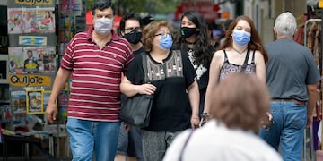 Llegó el verano y aumentaron los casos de Covid. (Foto: Orlando Pelichotti / Los Andes)