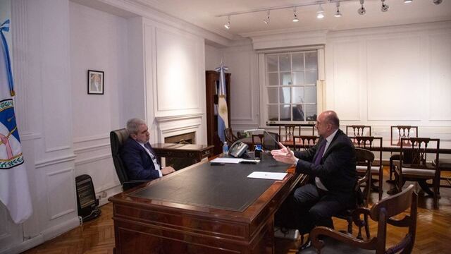 El ministro de Seguridad de la Nación, Aníbal Fernández, se reunió con el gobernador de Santa Fe, Omar Perotti, el mismo día en que asumió el cargo.