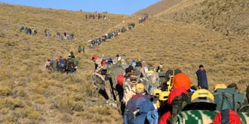 Verdaderas multitudes ascienden a las alturas de Punta Corral para rendir honores a Nuestra Señora de Copacabana.
