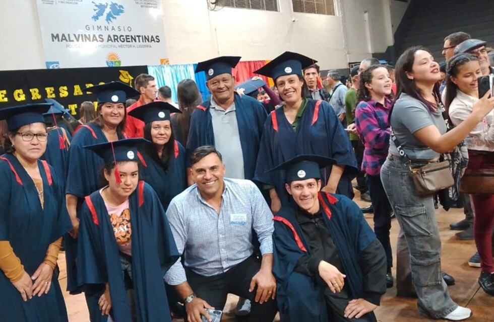Puerto Iguazú: cinco estudiantes vencen obstáculos y culminan el secundario en “La Casita”