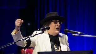 “No habla, ni camina”: preocupa la salud de Charly García y piden por su recuperación.  (Foto: Télam)