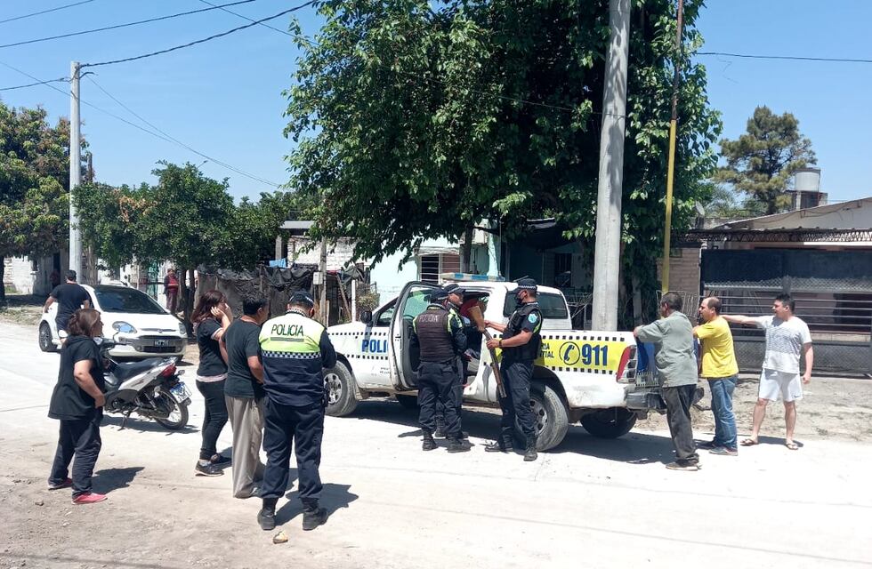 El Manantial: luego de una persecución policial detuvieron a dos sujetos por un asalto