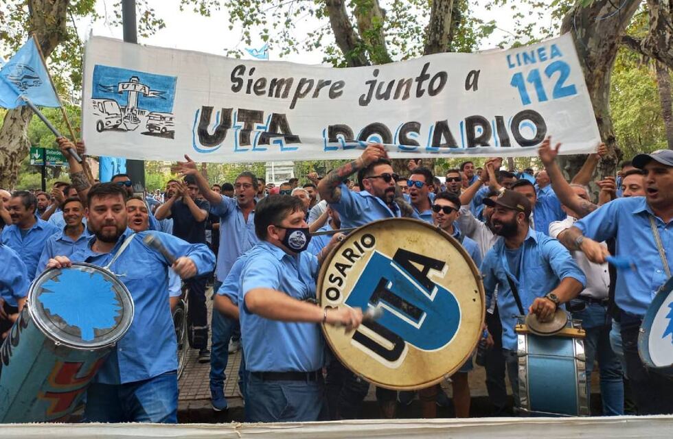 Choferes levantaron el paro y empieza a normalizarse la circulación de colectivos