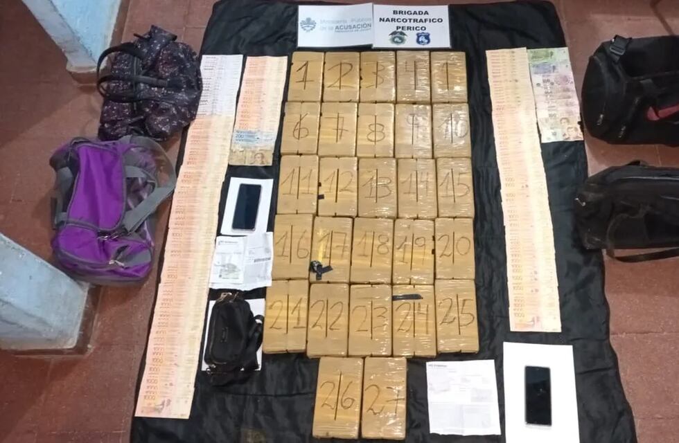 Dos mujeres viajaban con 30 kilos de cocaína, pero las bajaron, en Jujuy