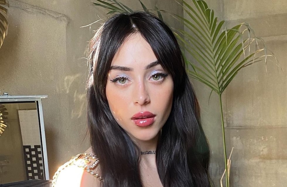 El sensual look gótico de Nicki Nicole en los Latin Grammy Awards 2022