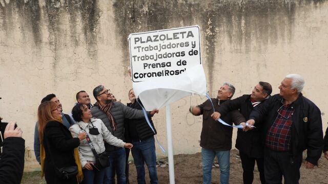 Inauguraron plazoleta en homenaje a los trabajadores de prensa de Coronel Rosales.