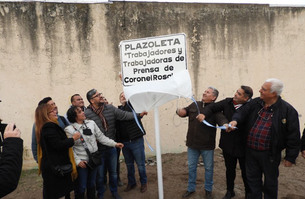 Día del Periodista: inauguraron una plazoleta en homenaje a los trabajadores de prensa de Coronel Rosales