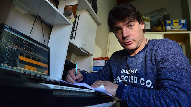 El Profe Marcos Bainotti, en la previa del clásico, y como hincha de Belgrano. Del lado de Talleres, Ignacio Sagalá (La Voz).