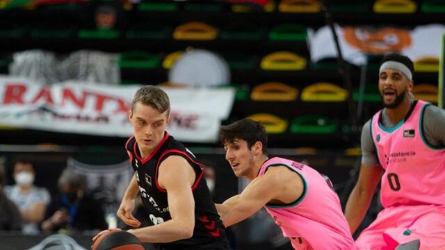Con 7 puntos de Bolmaro el Barcelona el ganó al Bilbao por liga ACB