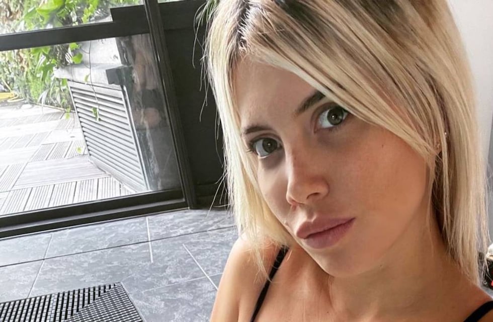 Wanda Nara deslumbró con un look elegante-sport