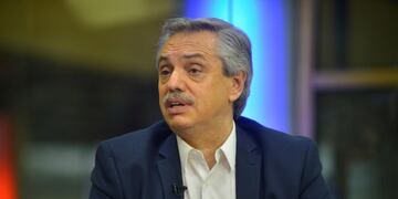 El mandatario local es el primero que contrae el virus tras ser inmunizado.