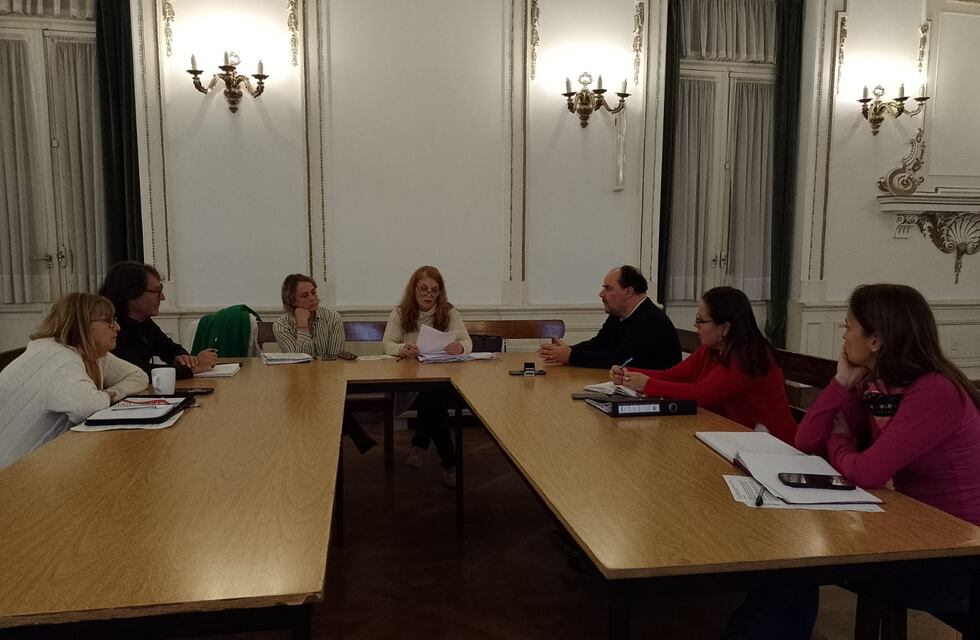 Reunión mensual de la Comisión de Apoyo al Área de Adultos Mayores de Tres Arroyos