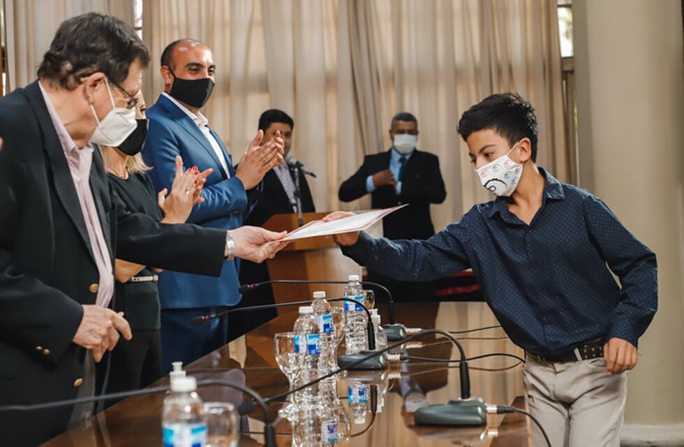 Entregaron premios a chicos que se animaron a generar contenidos científicos durante la pandemia