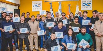 Personal de la Marina Mercante recibió certificados de la Escuela de Capacitación