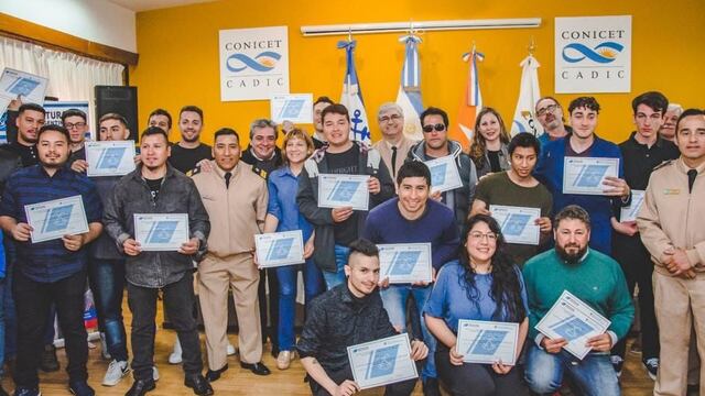 Personal de la Marina Mercante recibió certificados de la Escuela de Capacitación