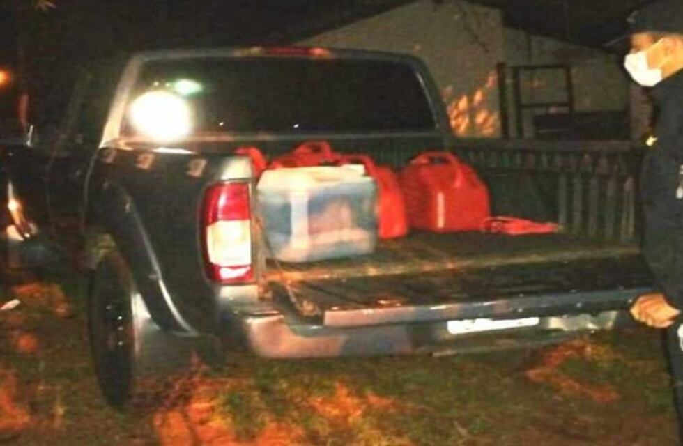 Secuestran más de 100 litros de combustible transportados ilegalmente en Puerto Libertad