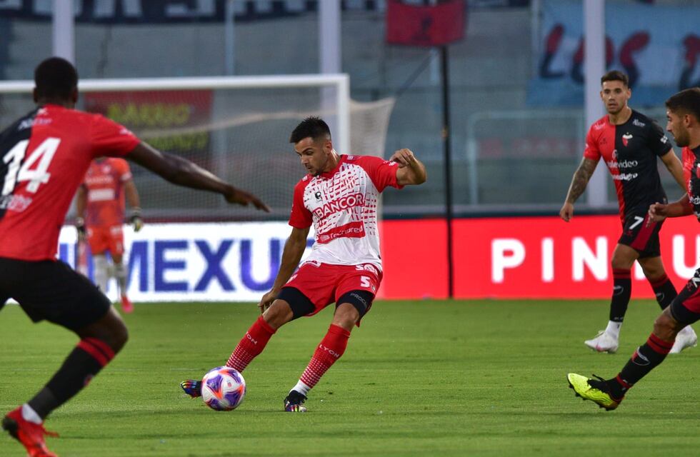 Instituto fue goleado en su ensayo de Primera ante Colón