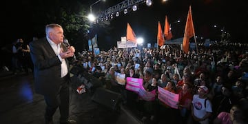 El encuentro estuvo marcado por un clima de respaldo popular, con llamados a la unidad y a la justicia social.