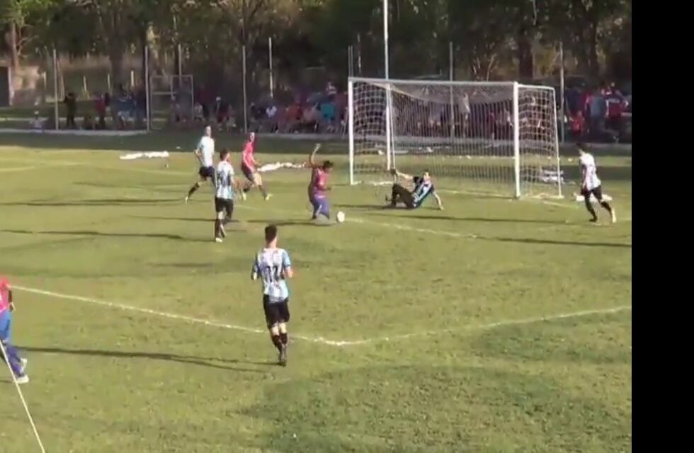 El insólito penal que cobraron en la Liga Rafaelina de Fútbol
