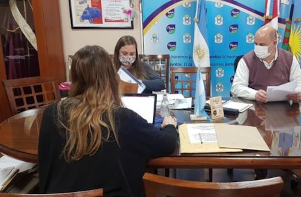 Pujato lleva invertido 10 millones en luminarias led