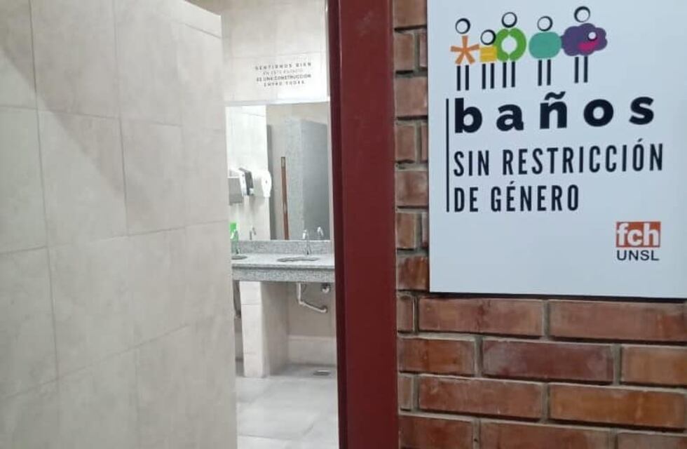 Cómo son los baños “sin restricción de género” que inauguró la UNSL