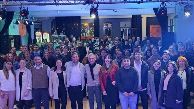 Encuentro vecinal apoya al candidato Avilés.