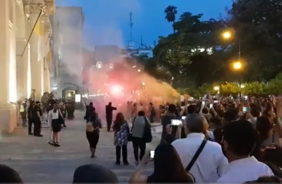8M en Salta: “Tuvimos miedo cuando empezaron a tirar cohetes dentro de la Catedral”