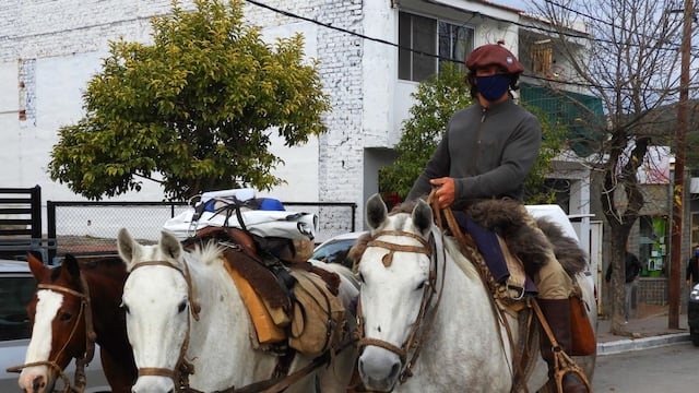 Gran travesía a caballo por Argentina: Marcos Villamil y su llegada a Tanti. (Foto: Municipalidad de Tanti).