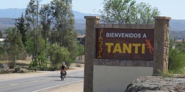 El ingreso a la ciudad de Tanti, en el Valle de Punilla.
