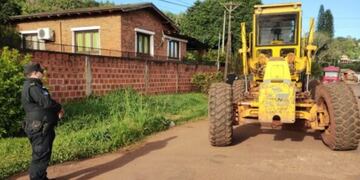 Trágico accidente en Puerto Piray: un hombre falleció tras ser embestido por una motoniveladora.
