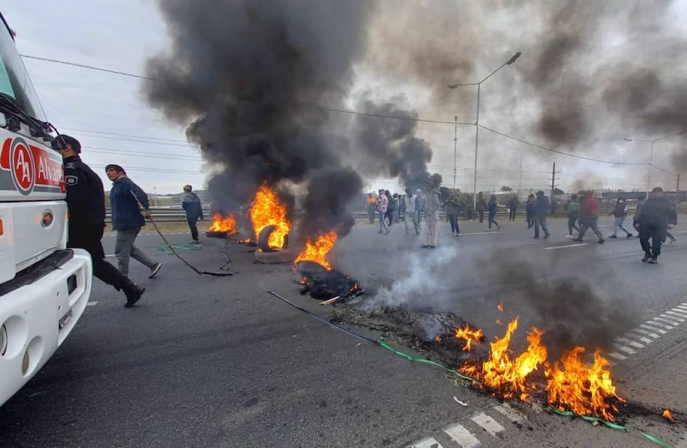 Desalojo en Rosario generó protesta y corte de tránsito sobre Circunvalación