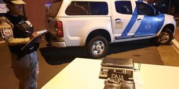 Intentaban traficar droga y se tirotearon con Prefectura Naval .