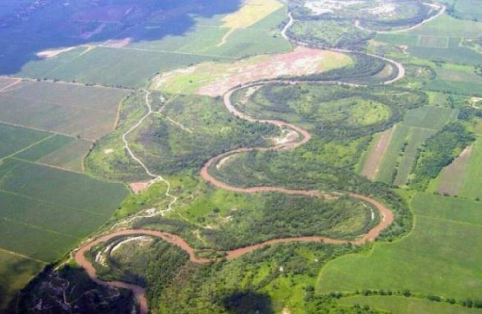 Investigan posible contaminación en el Canal del Este